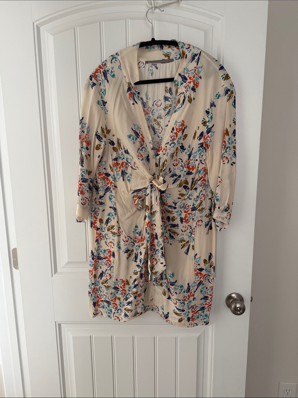 Floral Tie-Front dress in Cream with Multicolor Blossoms and it has pockets!